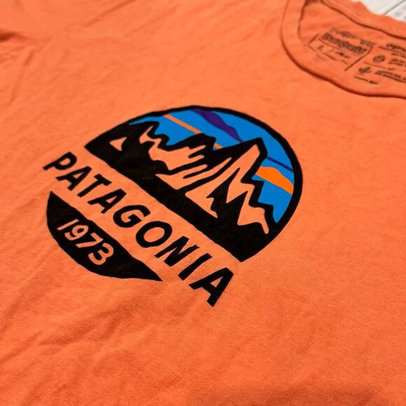 Patagonia Organic Cotton 1973 Logo Graphic T-Shirt Men’s L Orange Slim Fit - Picture 4 of 9
